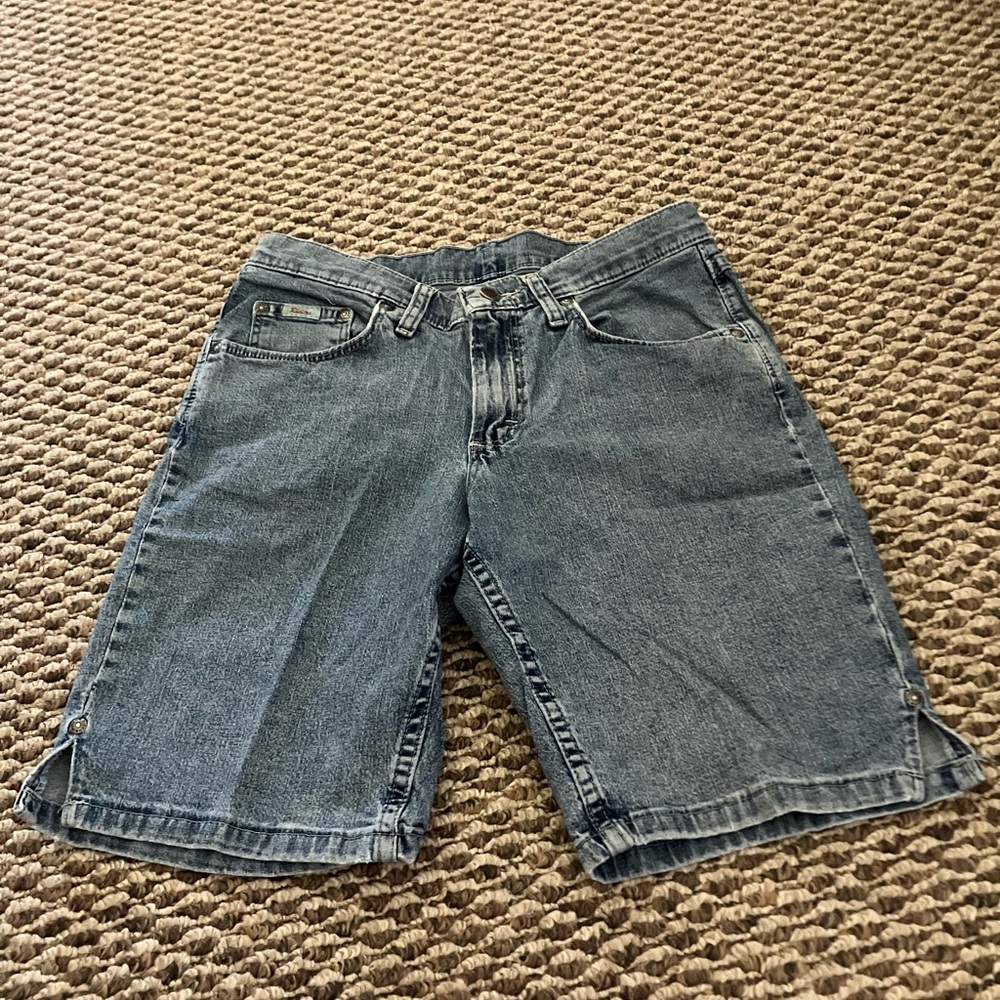 Lee Riders women’s jean shorts size 6 M like new